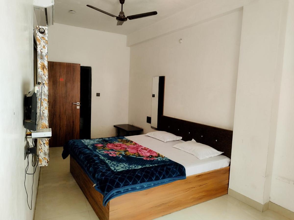 Hotel Guru Kripa - 500Mtr From Shreenathji Temple Nāthdwāra Esterno foto
