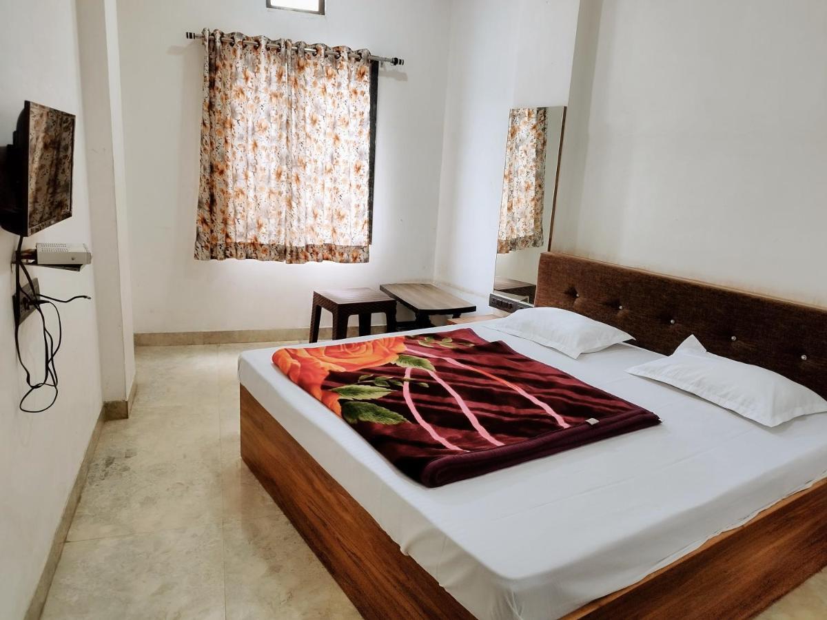 Hotel Guru Kripa - 500Mtr From Shreenathji Temple Nāthdwāra Esterno foto