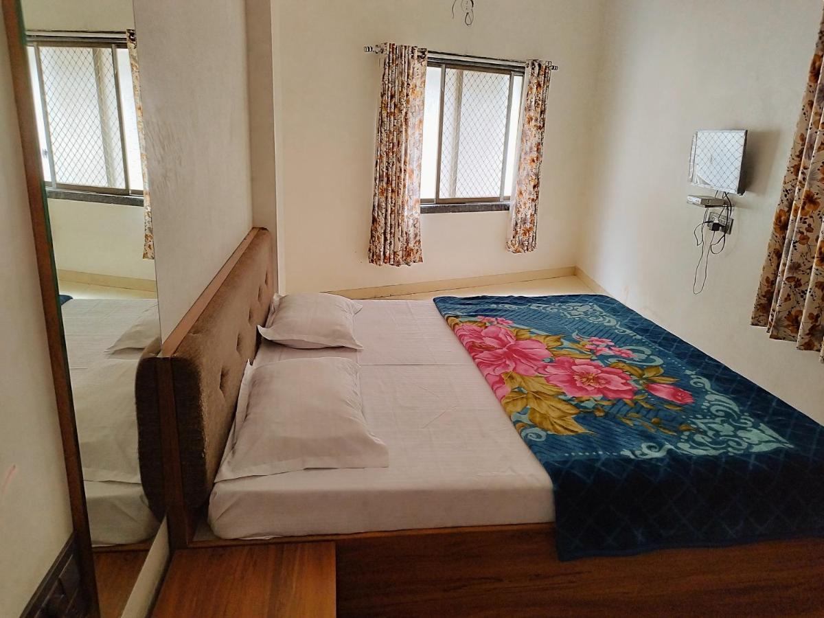 Hotel Guru Kripa - 500Mtr From Shreenathji Temple Nāthdwāra Esterno foto