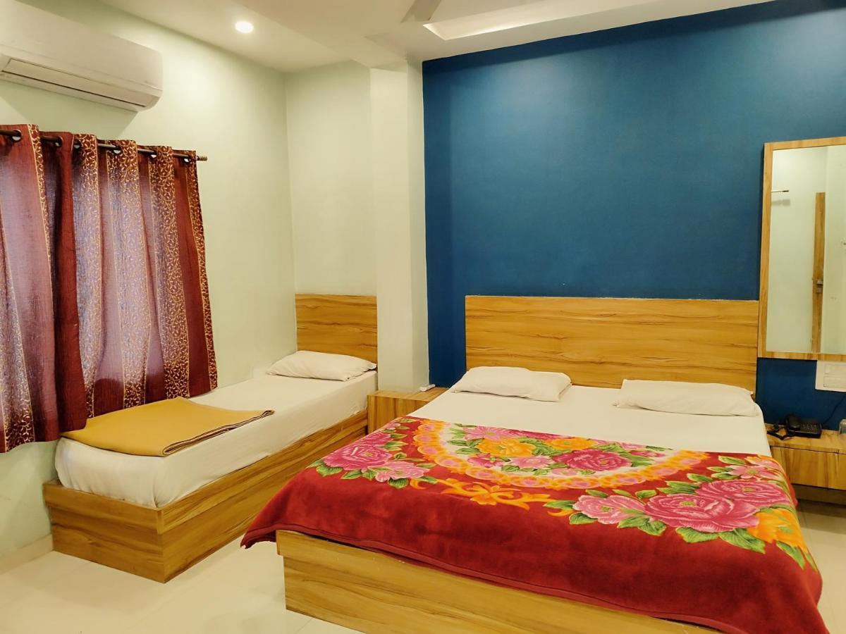Hotel Guru Kripa - 500Mtr From Shreenathji Temple Nāthdwāra Esterno foto