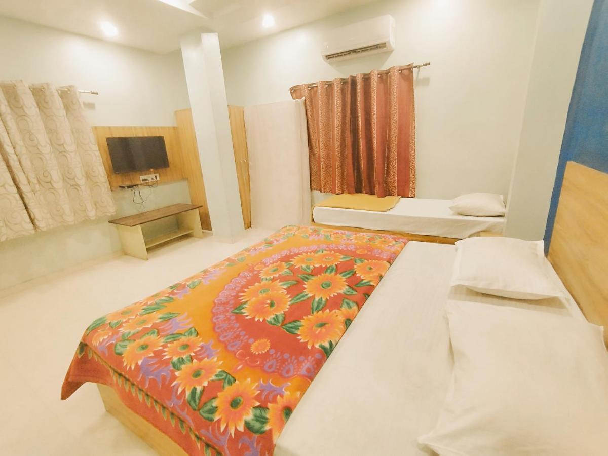 Hotel Guru Kripa - 500Mtr From Shreenathji Temple Nāthdwāra Esterno foto