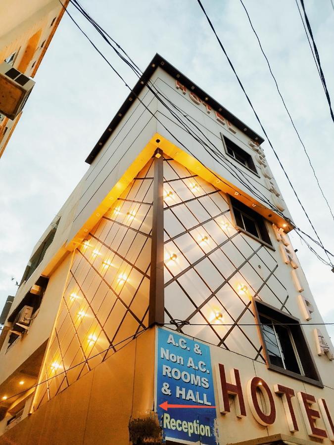 Hotel Guru Kripa - 500Mtr From Shreenathji Temple Nāthdwāra Esterno foto