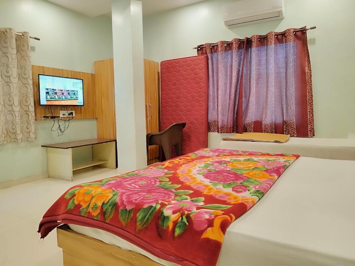 Hotel Guru Kripa - 500Mtr From Shreenathji Temple Nāthdwāra Esterno foto